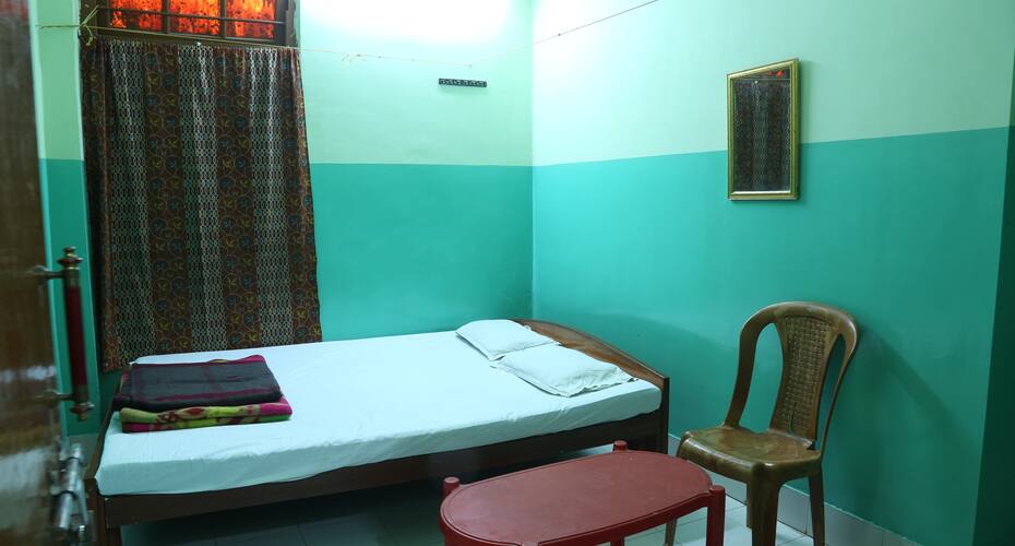 Om Sainath Guest House, Guwahati 4